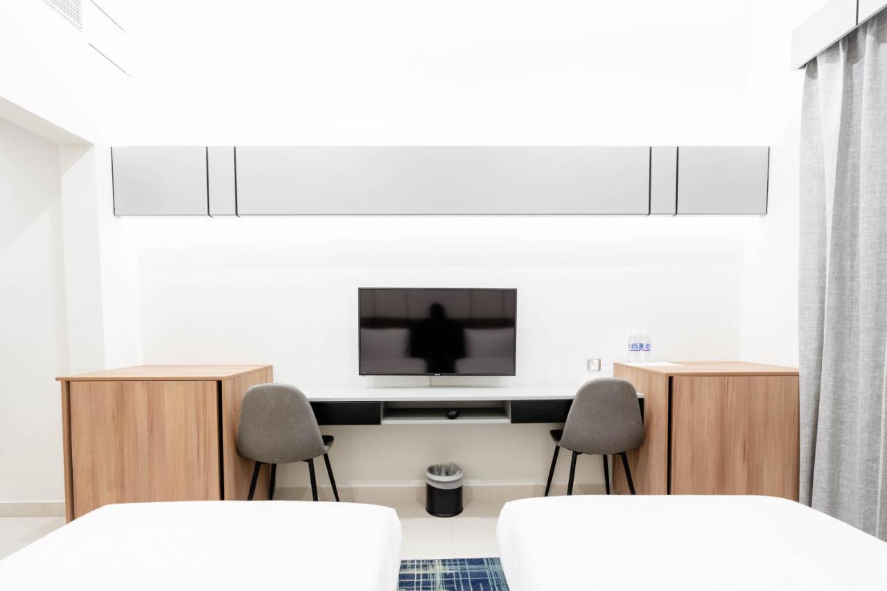 דובאי Resivation Hotel מראה חיצוני תמונה