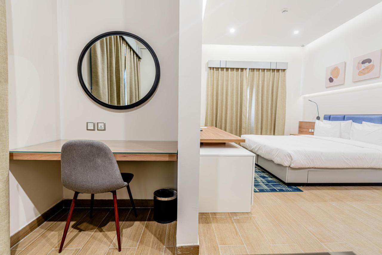 דובאי Resivation Hotel מראה חיצוני תמונה
