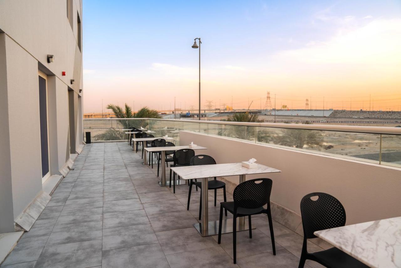 דובאי Resivation Hotel מראה חיצוני תמונה